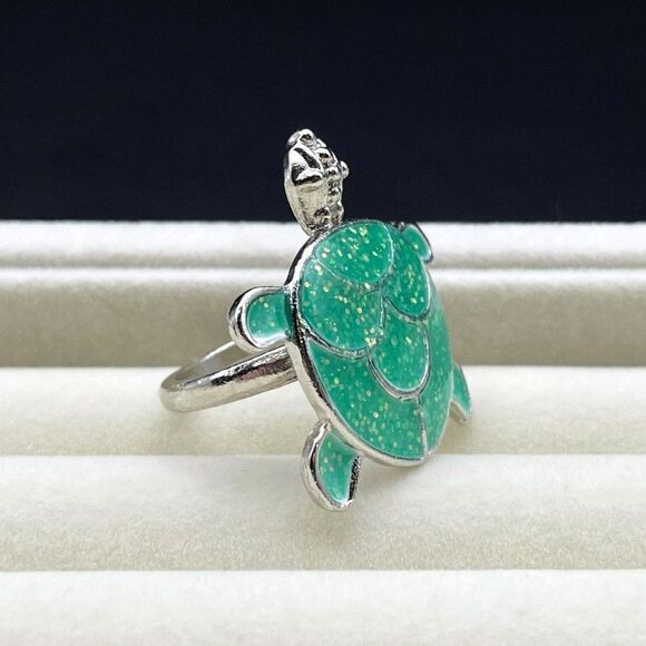925 Sterling Silver with Glittery Green Enamel Sea Turtle Statement Ring Size 8 - Picture 4 of 9